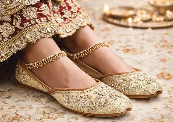 Pearl Embroidered Gold Juttis view 4