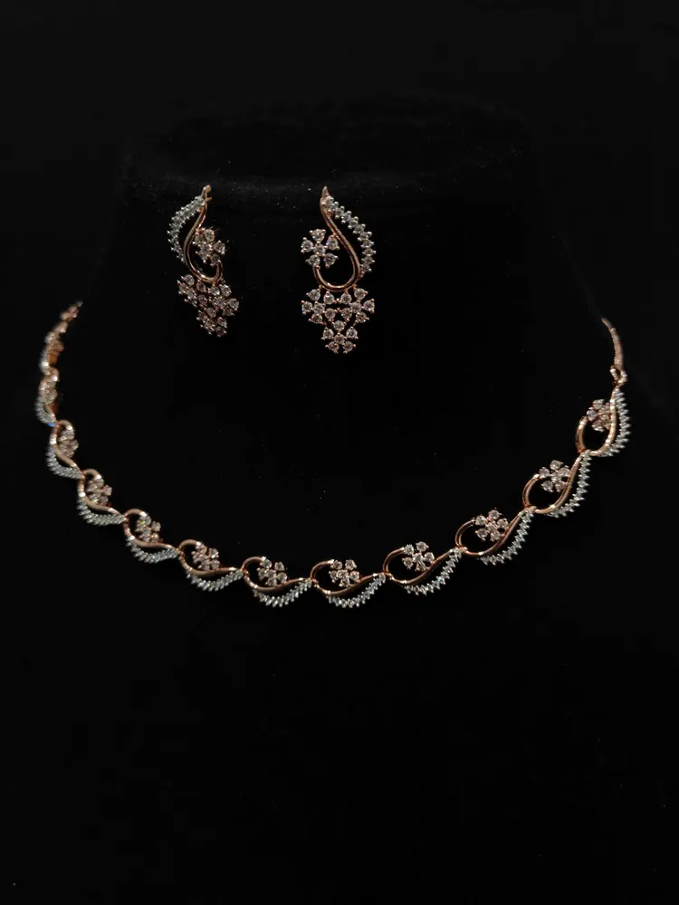 Filigree Choker Necklace Set view 3