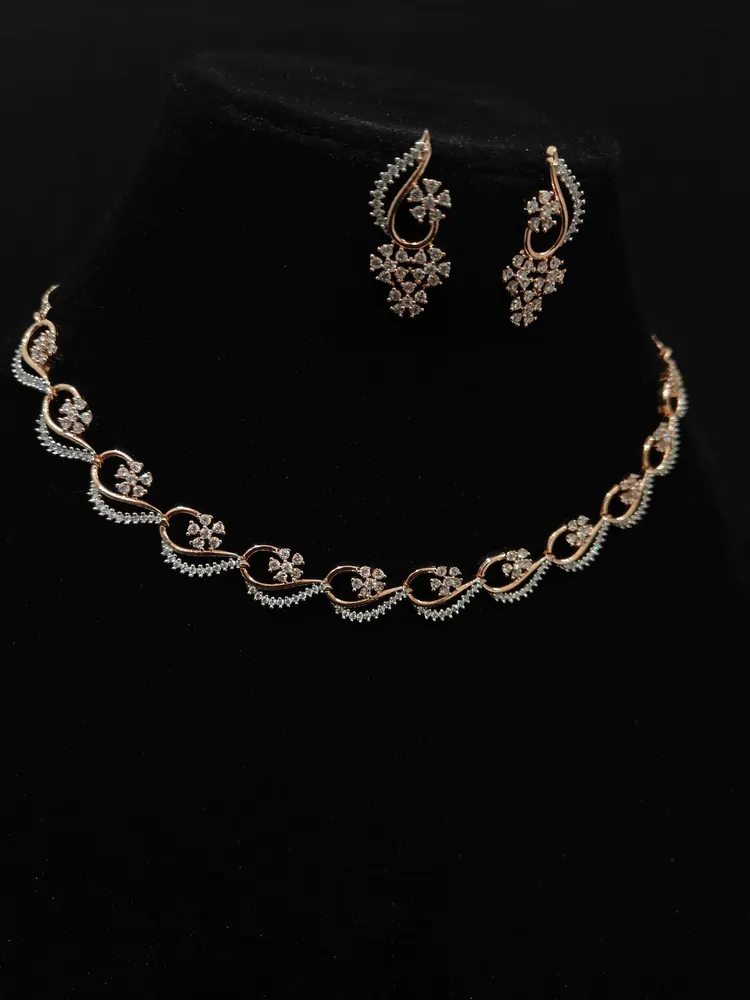 Filigree Choker Necklace Set view 5