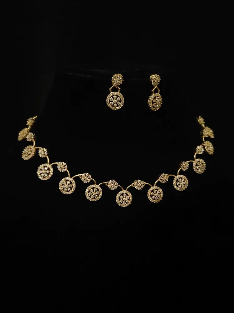 Minimal Polki Necklace Set view 3