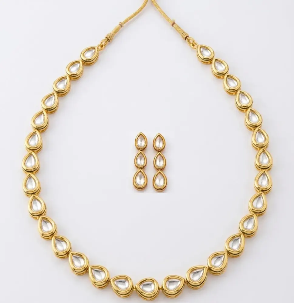 Pear Cut Kundan Necklace Set view 5